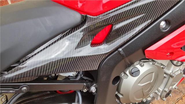 BMW S1000R NAKED & S1000RR 2015 ON CARBON FIBRE PETROL TANK SIDE INFILL PANELS