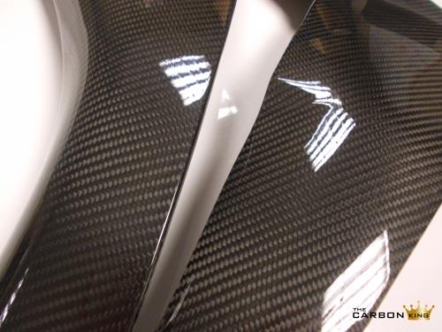 honda-close-up-fireblade-08-side-fairings-in-carbon.jpg