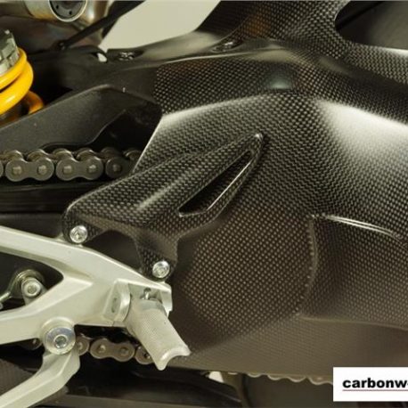 carbonworld-riders-heel-guards-fitted-to-panigale-v4.jpg