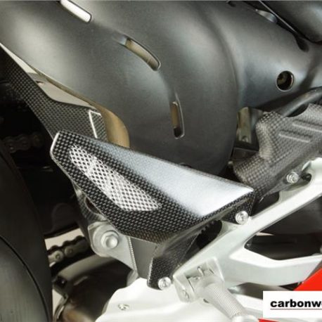 https://shared1.ad-lister.co.uk/UserImages/dccdce45-84a2-4984-a788-dd7d038e16de/Img/carbonworldv4/carbonworld-brake-master-cylinder-cover-for-ducati-panigale-v4.jpg