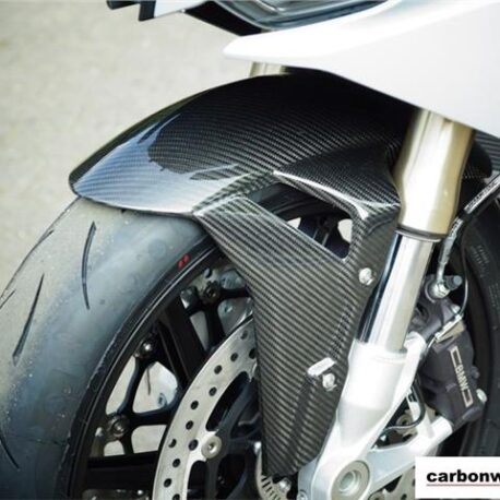 bmw-s1000rr-2019-fitted-carbon-fender-by-carbonworld.jpg
