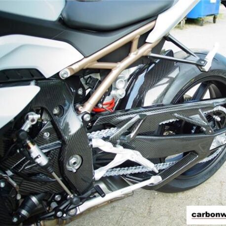 carbonworld-rear-hugger-and-chain-guard-fitted-to-bmw-s1000rr-2019.jpg