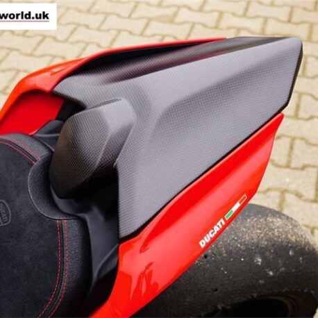 carbonworld-rear-seat-cover-fitted-to-ducati-streetfighter-v2.jpg