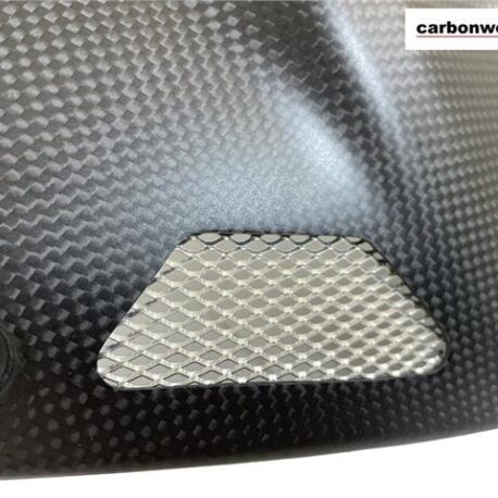 carbonworld-ducati-panigale-v4-2022-battery-cover-carbon-with-silver-vents.jpg