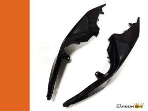https://shared1.ad-lister.co.uk/UserImages/dccdce45-84a2-4984-a788-dd7d038e16de/Img/aprilia_2021/aprilia-rsv4-carbon-tail-side-fairings-twill-gloss.jpg